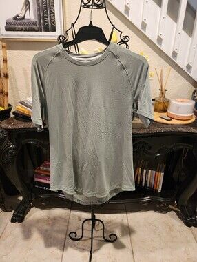 Lululemon men shirt size XL